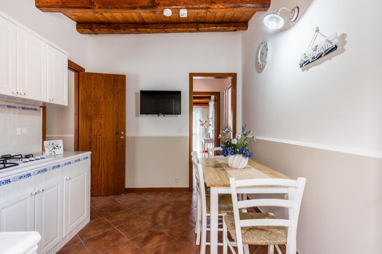 אבולה Villa Degli Ulivi מראה חיצוני תמונה