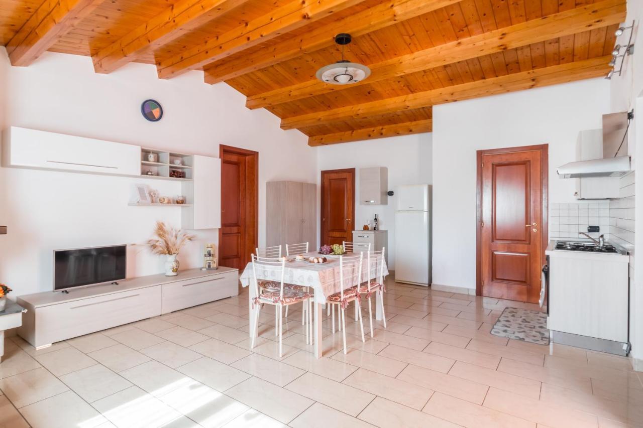 אבולה Villa Degli Ulivi מראה חיצוני תמונה