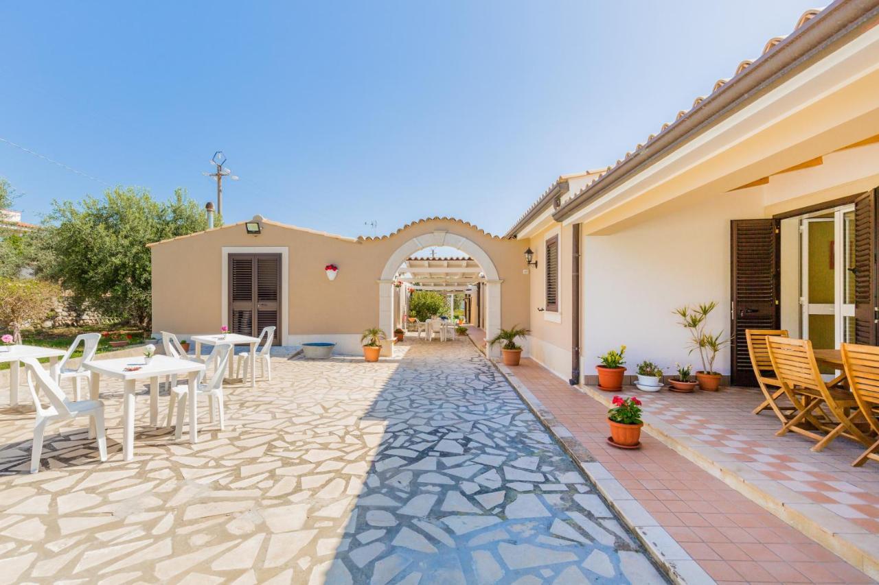 אבולה Villa Degli Ulivi מראה חיצוני תמונה