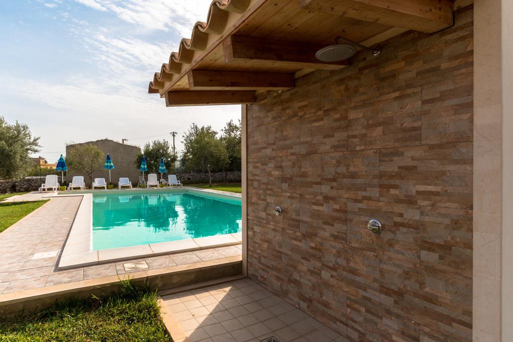 אבולה Villa Degli Ulivi מראה חיצוני תמונה