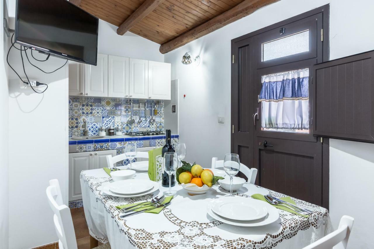 אבולה Villa Degli Ulivi מראה חיצוני תמונה